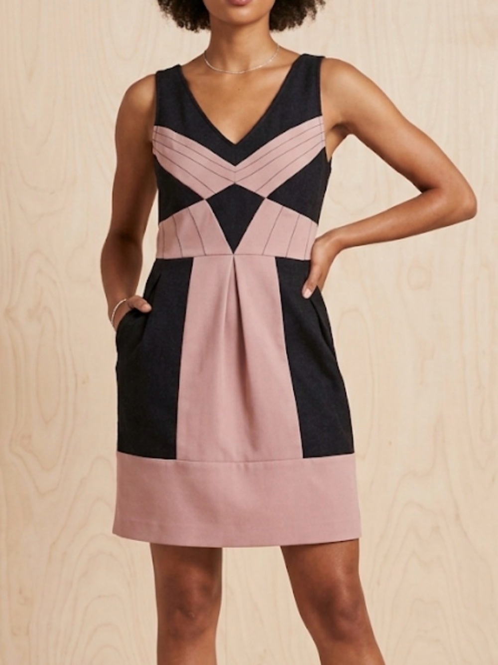 Kimchi Blue Black and Blush Geometric V‑Neck Mini Dress